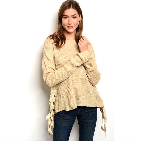 ✨BEIGE KNIT SWEATER WITH GROMMET SIDE TIES - Picture 5 of 8